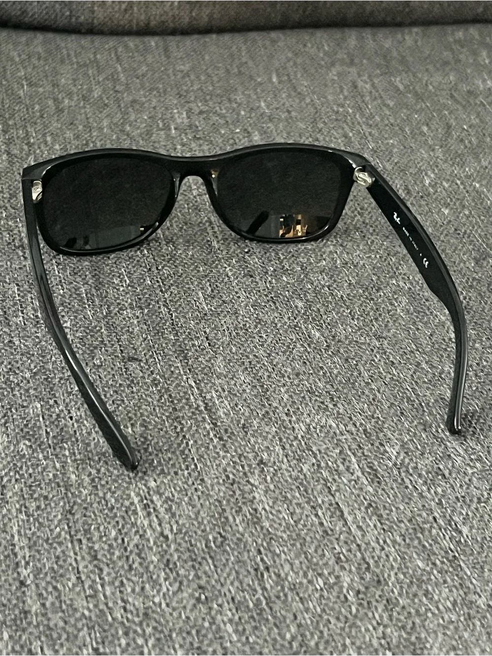 Ray-Ban RB2132 New Wayfarer - Like New with case